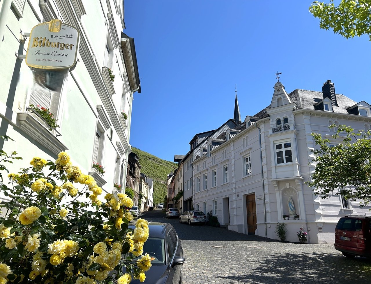 Die Straße zum Haus -St. Stephanstr.- Die Straße zum Haus -St. Stephanstr.-