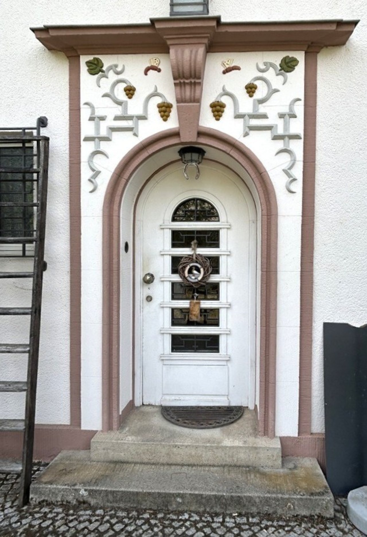 Haupteingang zur Villa Haupteingang zur Villa
