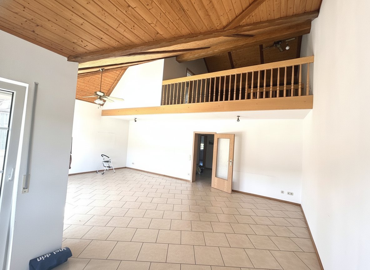 Whg. Nr.4 Wohnzimmer OG mit Galerie im DG