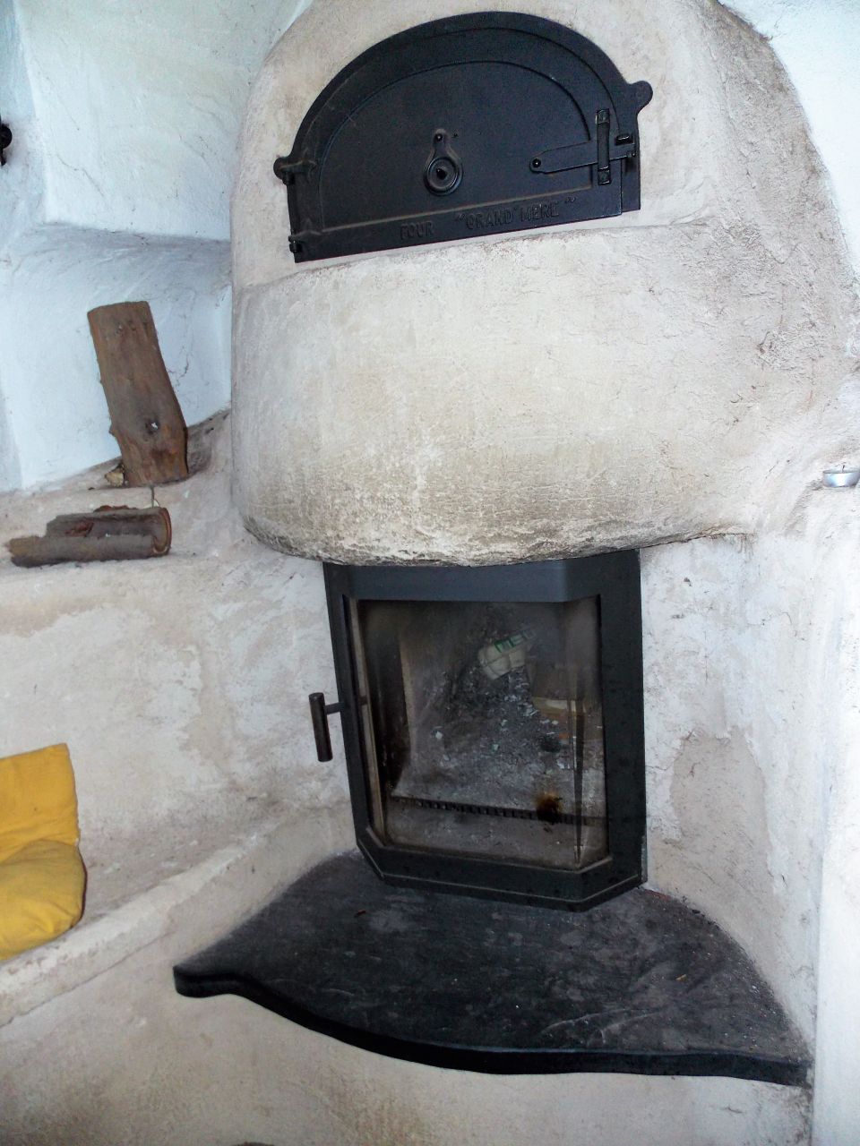 Brennstelle für den Kamin-Kachel-Ofen 