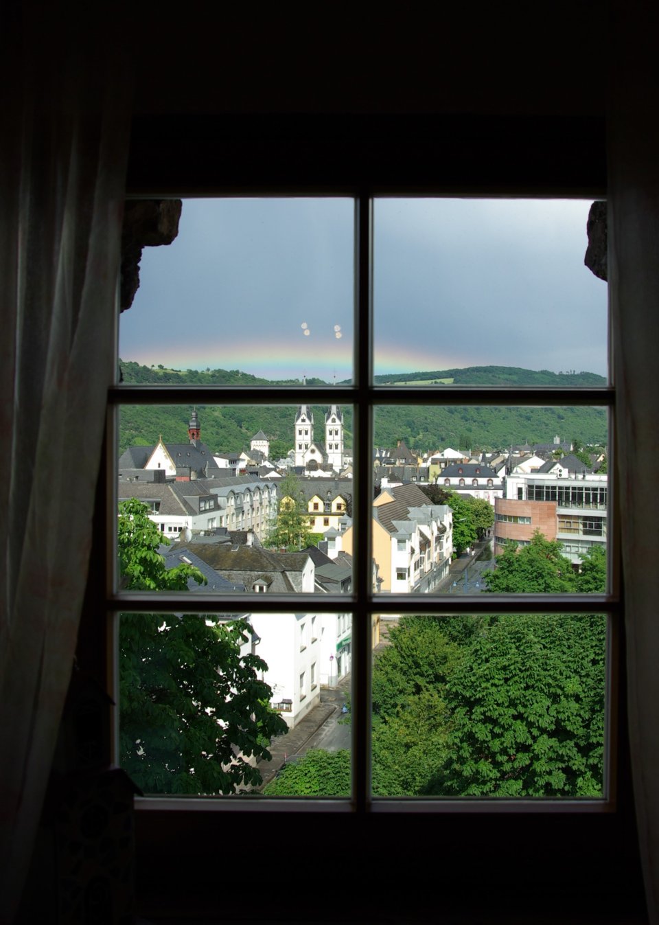 Blick aus der Wohnung über die Stadt am Rhein Blick aus der Wohnung über die Stadt am Rhein