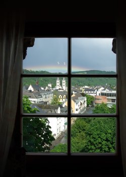 Blick aus der Wohnung über die Stadt am Rhein Blick aus der Wohnung über die Stadt am Rhein