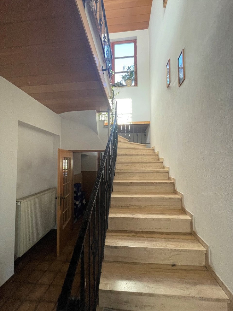 Treppenaufgang zur Wohnung (Privat)