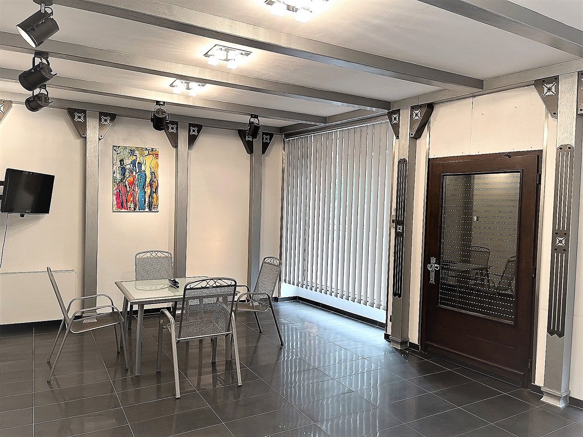 Büro/Verkaufsraum/Praxis mit weiteren Räumen EG Büro/Verkaufsraum/Praxis mit weiteren Räumen EG